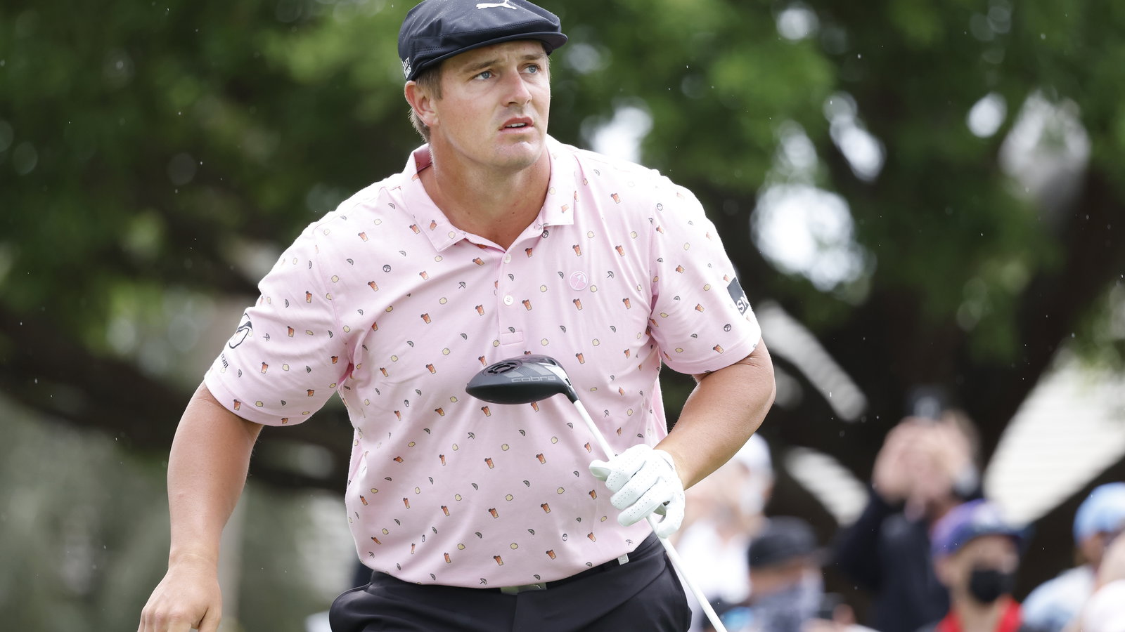 Bryson DeChambeau rips drive 370 yards down 6th, comes up 70 yards shy of green!
